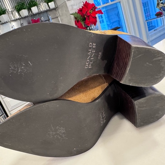 NEW! Donald Pliner Women's Waldon Leather Bootie Caramel Size 6 - Picture 10 of 12